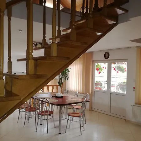 Nely Rîşnov